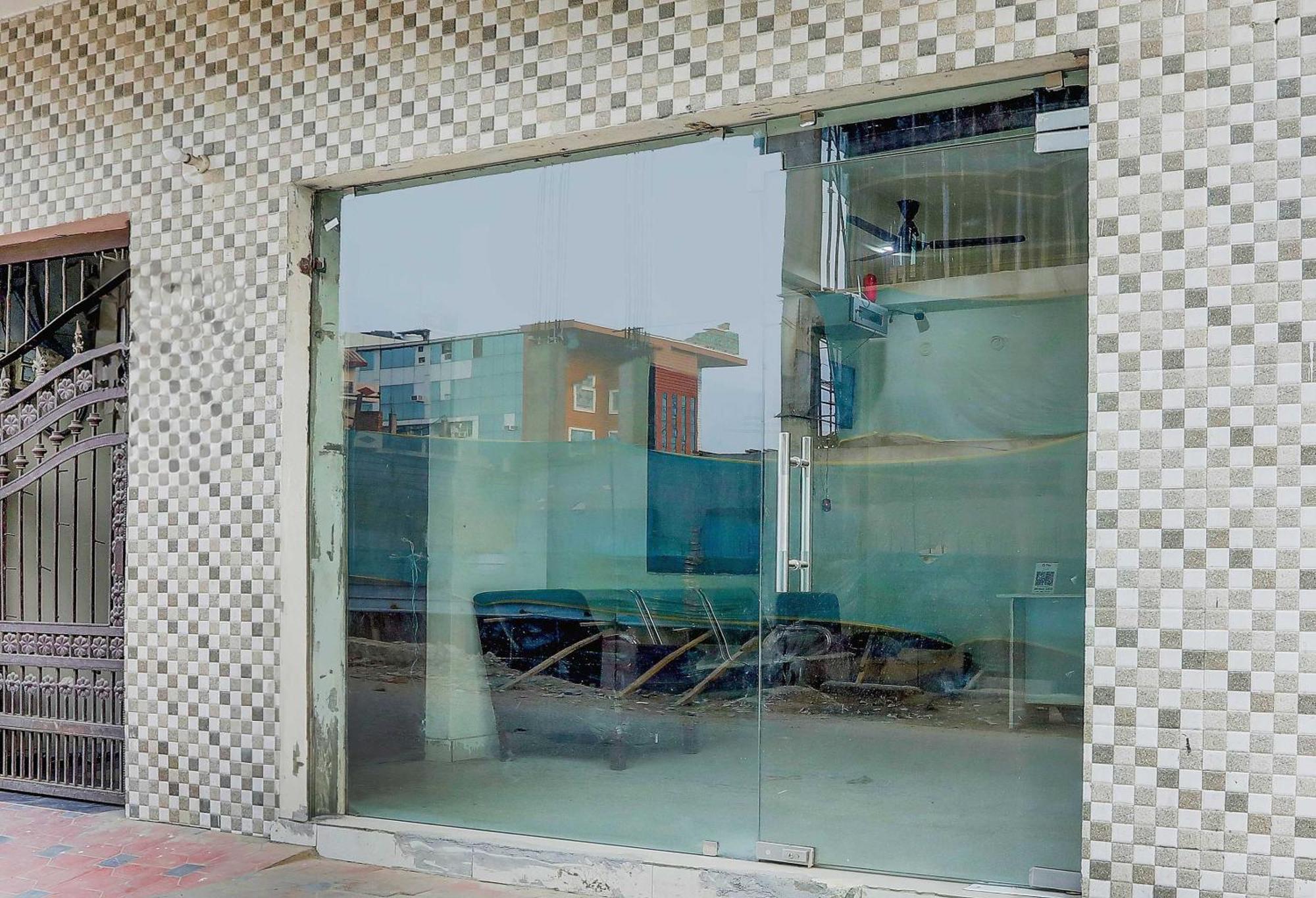 Hotel O Thirty Inns Noida Exterior photo