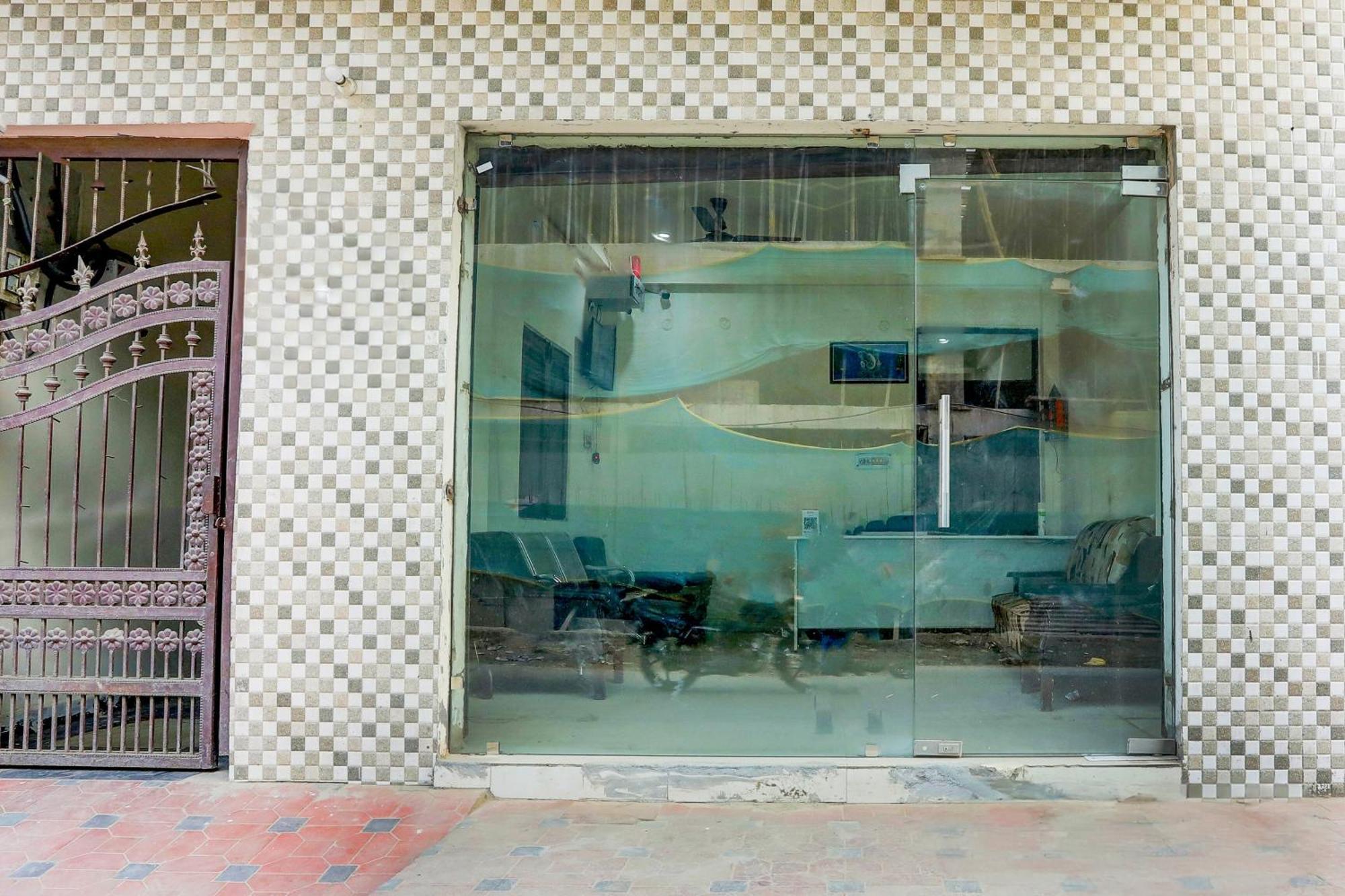 Hotel O Thirty Inns Noida Exterior photo