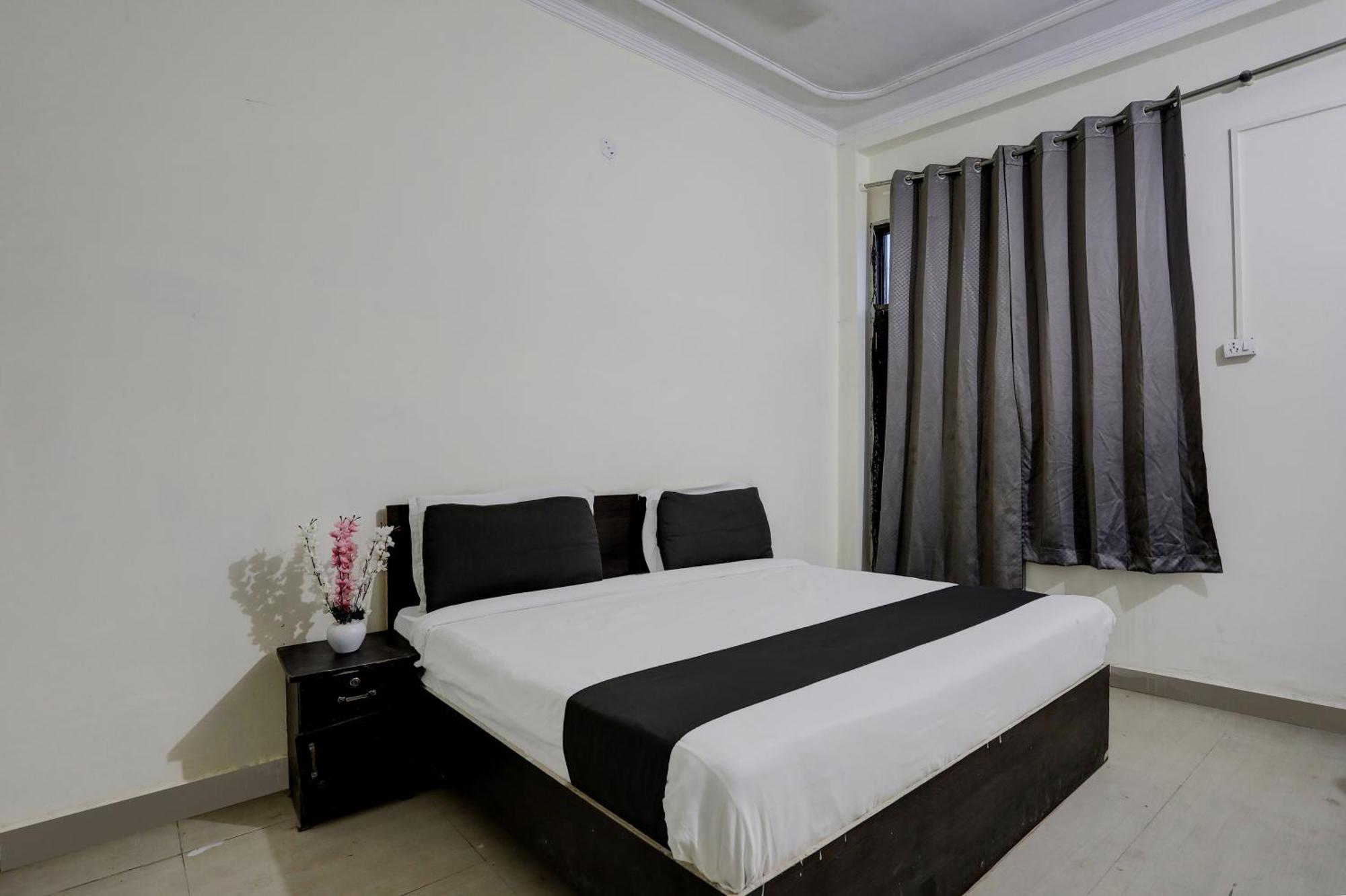 Hotel O Thirty Inns Noida Exterior photo