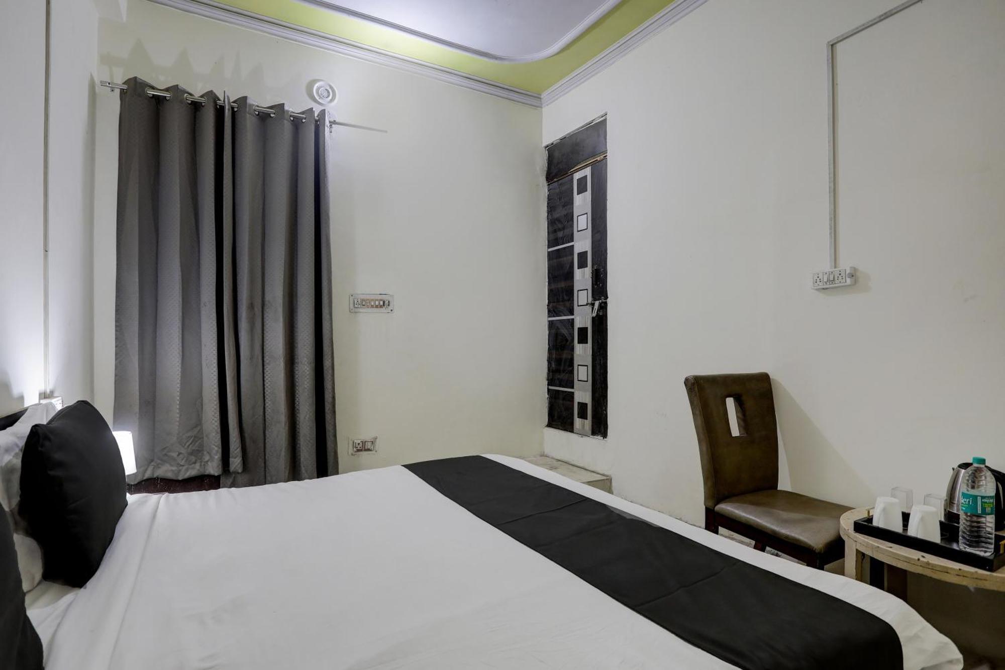 Hotel O Thirty Inns Noida Exterior photo