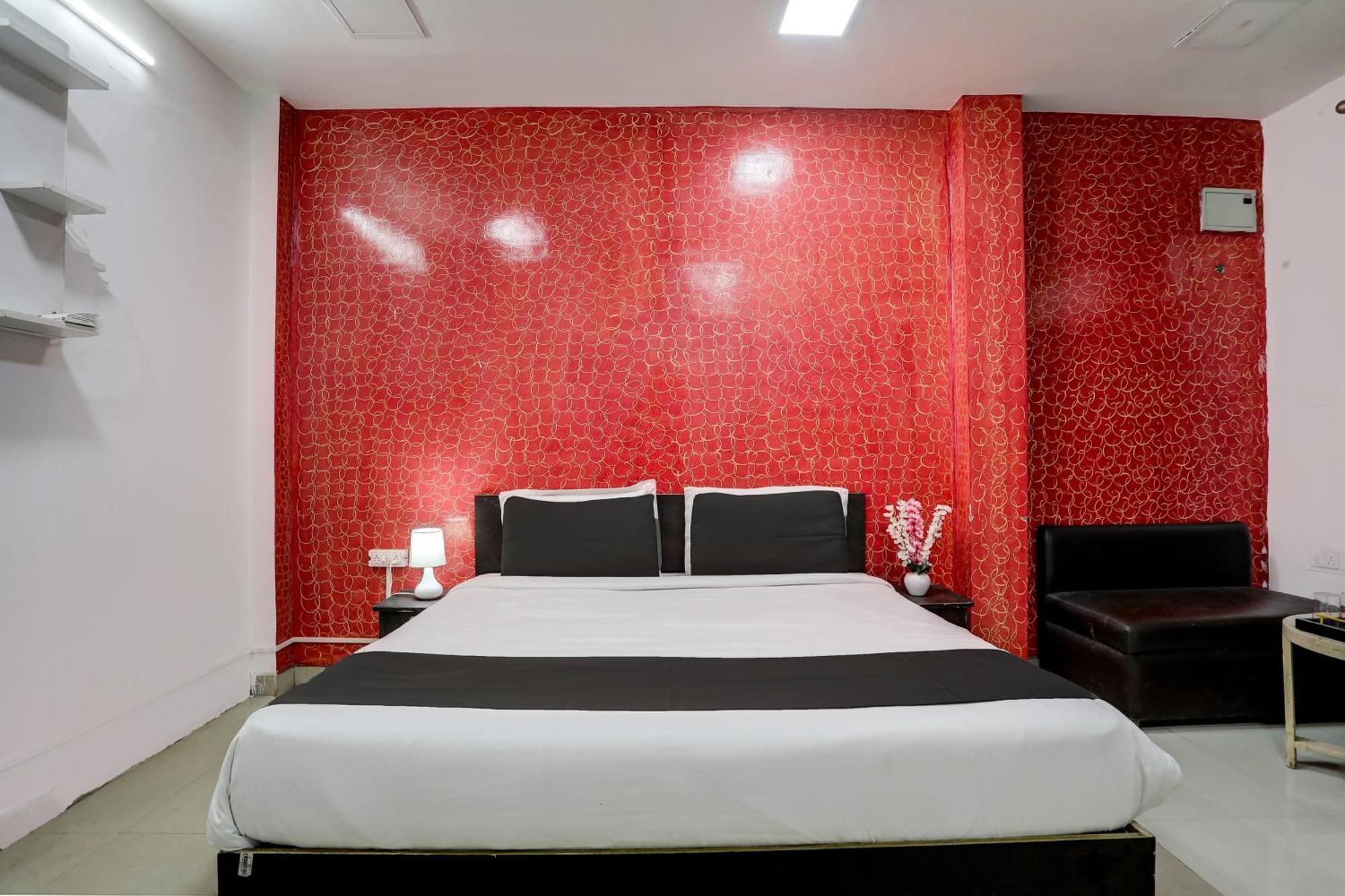 Hotel O Thirty Inns Noida Exterior photo