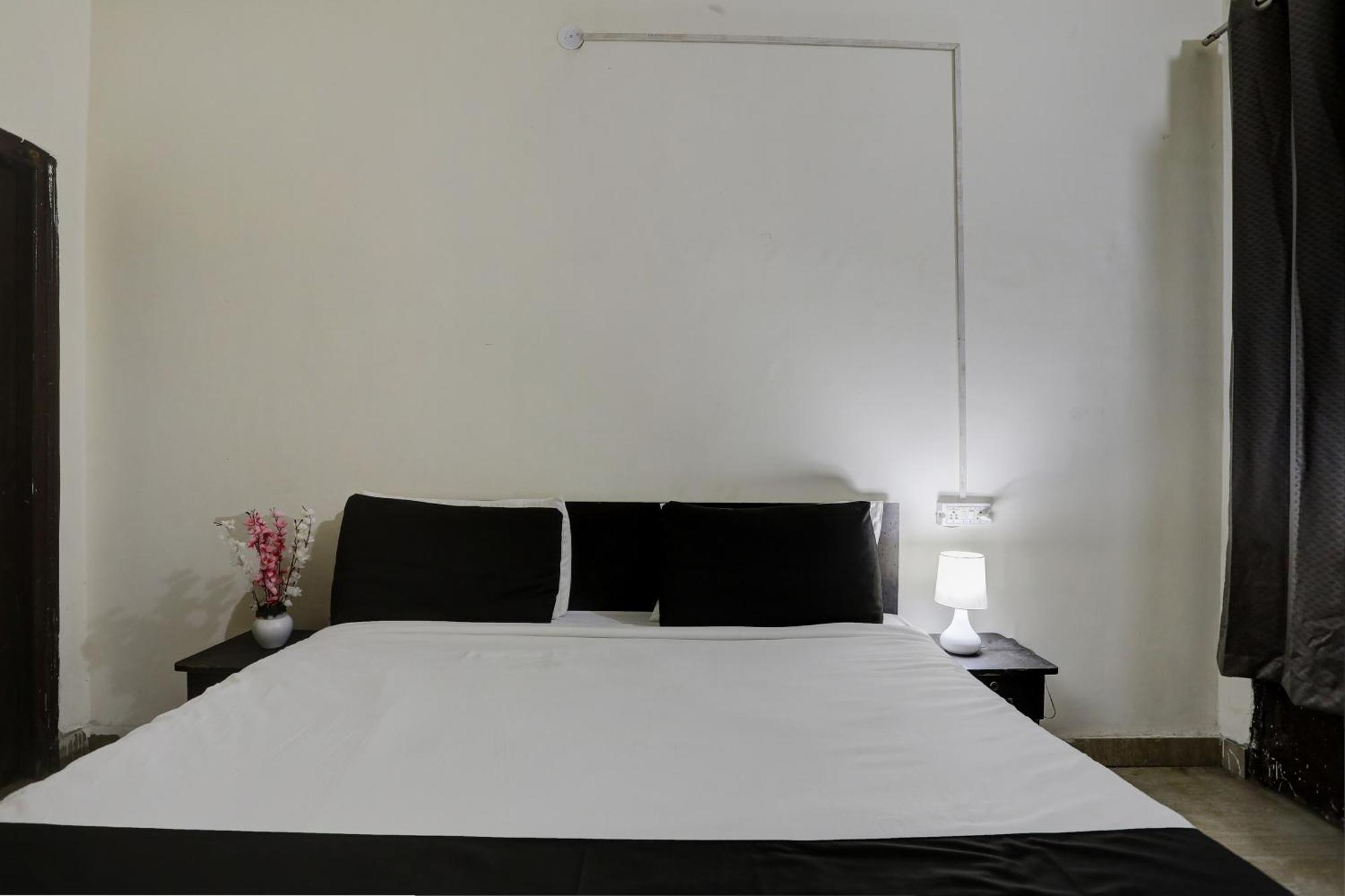 Hotel O Thirty Inns Noida Exterior photo