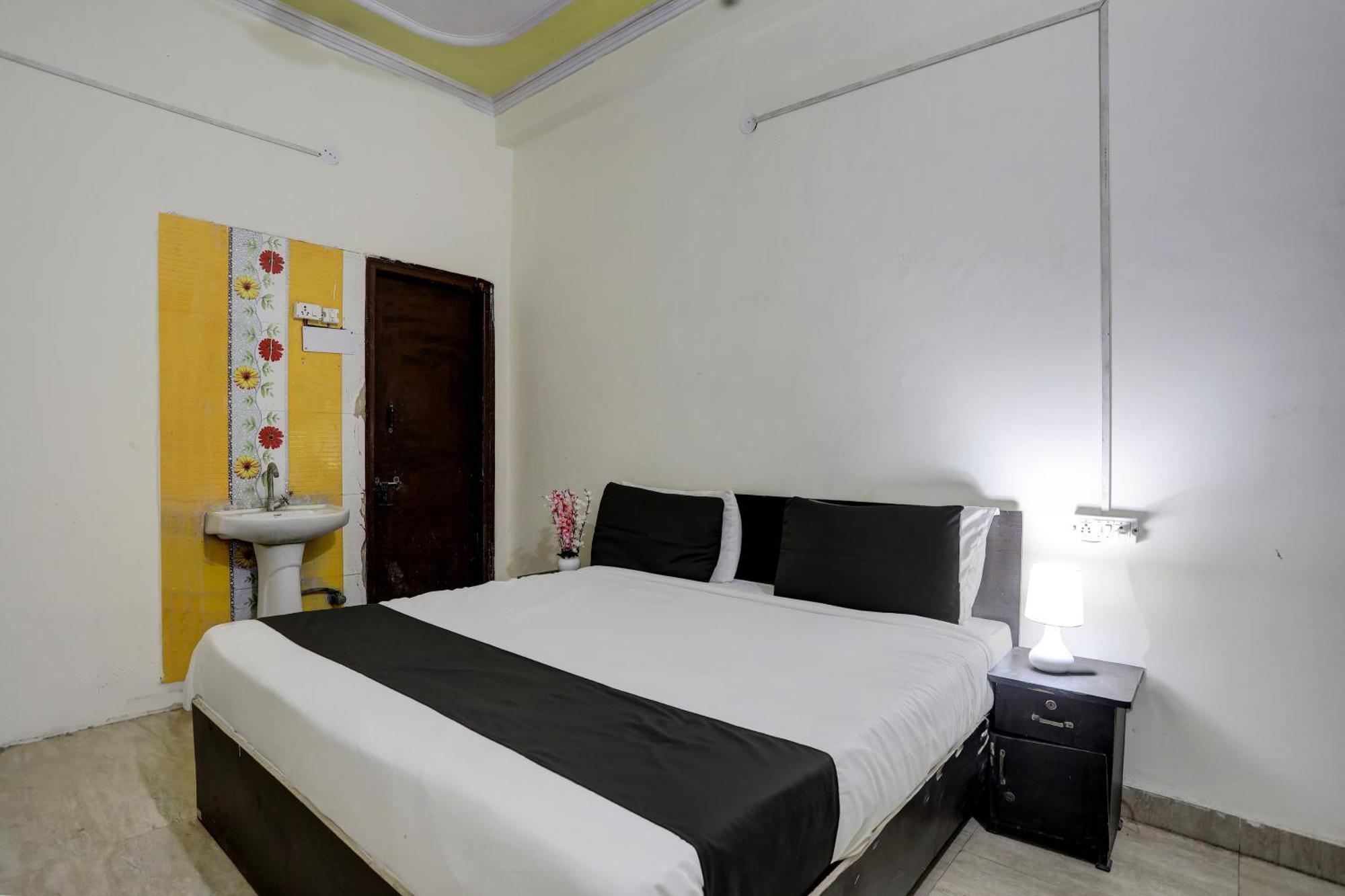 Hotel O Thirty Inns Noida Exterior photo