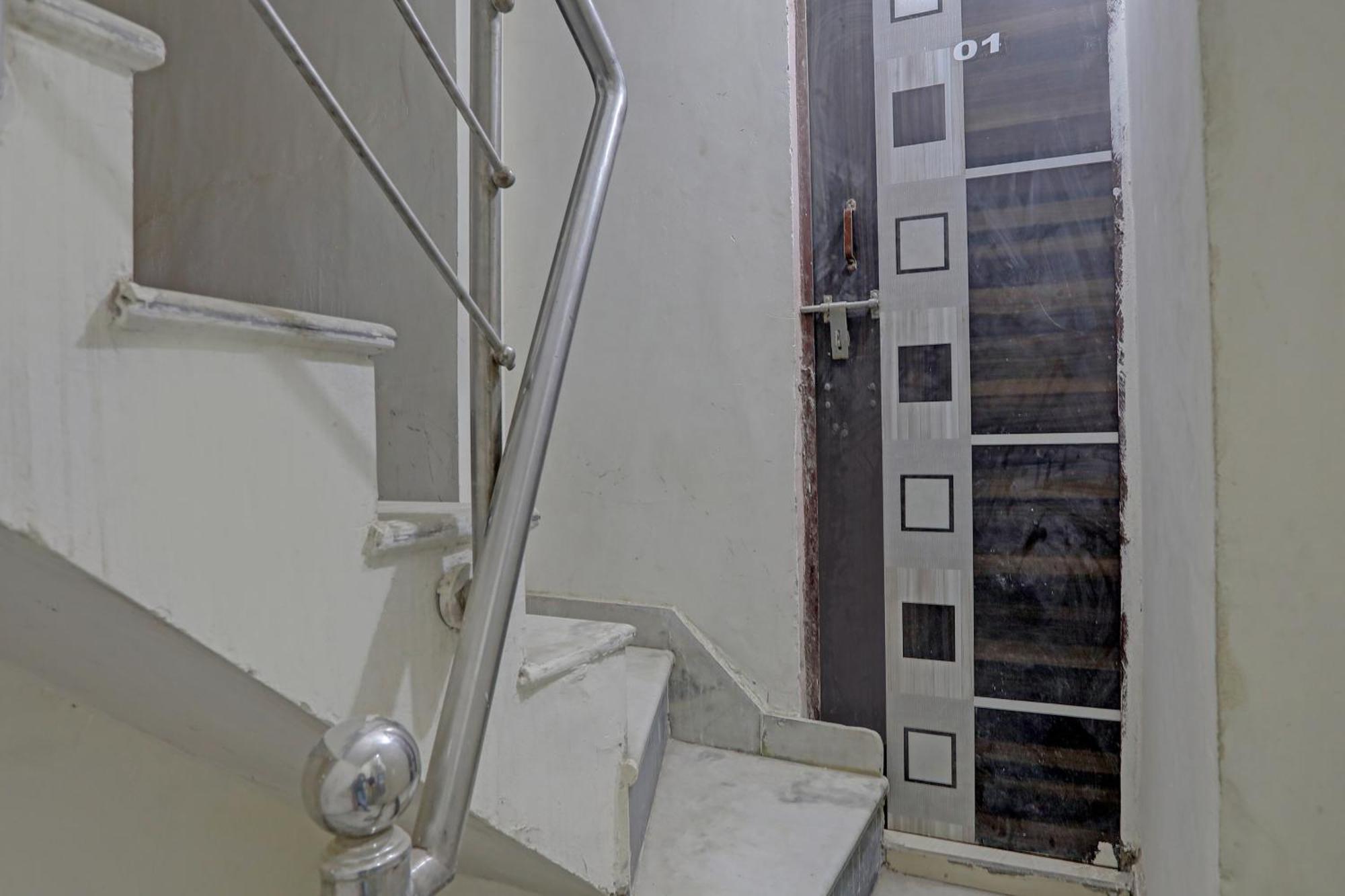 Hotel O Thirty Inns Noida Exterior photo
